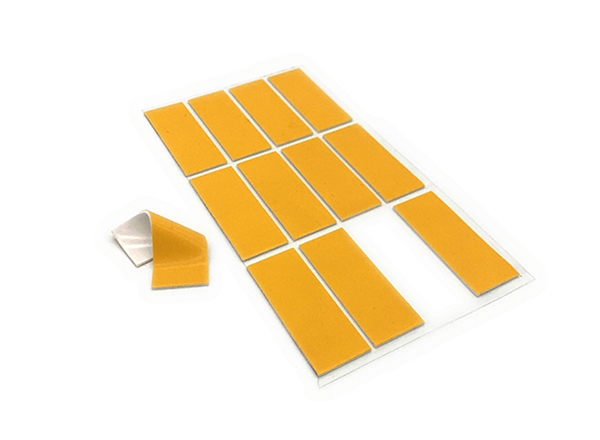 CP-300-D100X帶玻纖導熱硅膠墊片